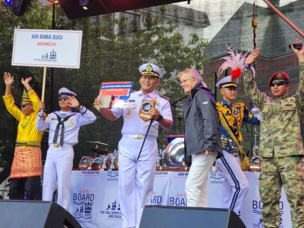 Selamat! Satgas Kartika Jala Krida Borong 4 Trofi di Tall Ship Race 2023