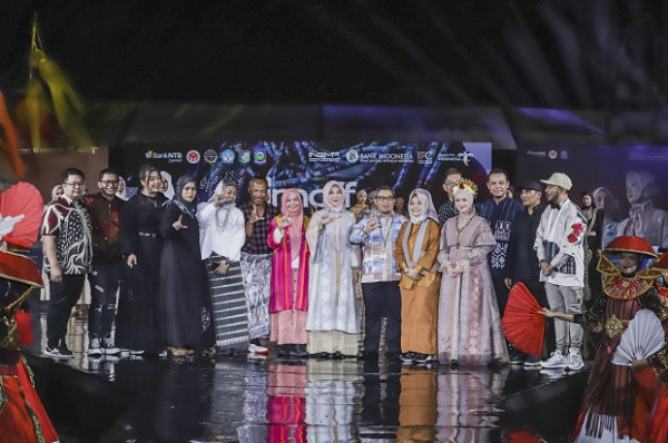 Resmi Ditutup Gubernur NTB, LIMOFF Hadirkan 900 Koleksi dari 109 Fashion Designer