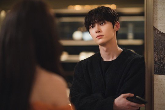 6 Fakta tentang Hwang Minhyun, Mantan Member NU’EST Pemain My Lovely Liar
