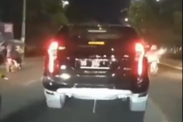 Ugal-ugalan di Jalan Pakai Strobo, Mobil Mewah Wakil Ketua DPRD Sulawesi Selatan Ditahan Polisi