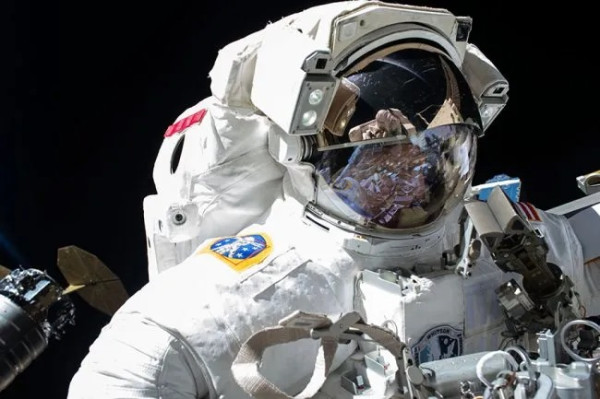 Bagaimana Proses Pemakaman Astronot yang Meninggal di Luar Angkasa?
