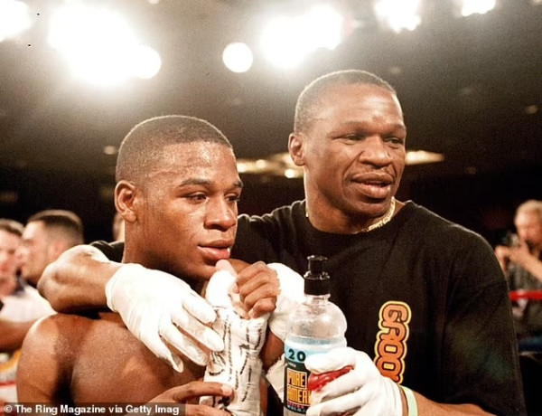 7 Petinju yang Pernah Mengalahkan Floyd Mayweather Jr di Ring Tinju