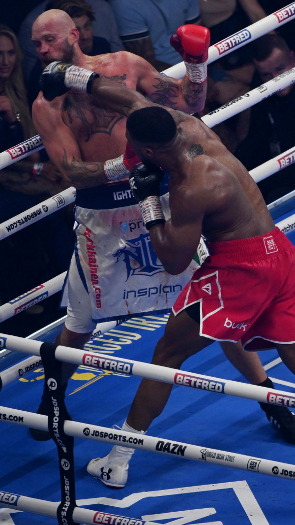 Tak Mau Kelas Berat Hilang dari Peta, Anthony Joshua Siap Adu Jotos Lawan Deontay Wilder