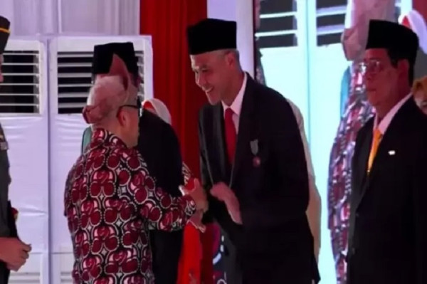 Sederet Tanda Kehormatan Diterima Ganjar Pranowo, Nomor 2 Bintang Jasa Utama