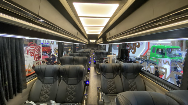 Review Bodi Bus Avante Grand Captain, Punya Jok Depan Istimewa dengan Pemandangan Terbaik