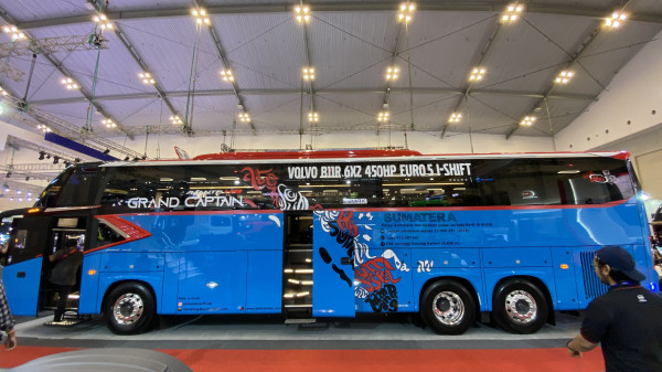 Review Bodi Bus Avante Grand Captain, Punya Jok Depan Istimewa dengan Pemandangan Terbaik