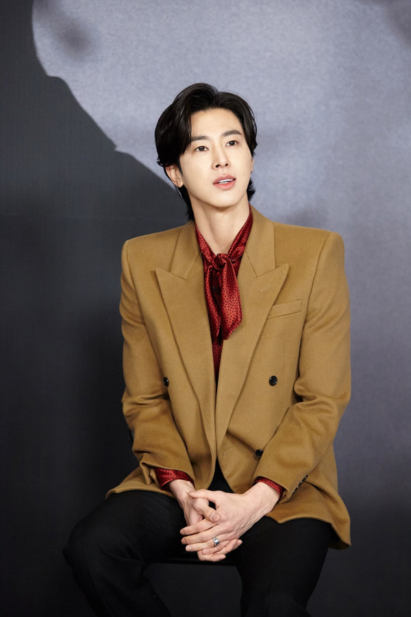 5 Artis Korea Ini Jadi Selebriti untuk Bantu Keluarga yang sedang Kesulitan