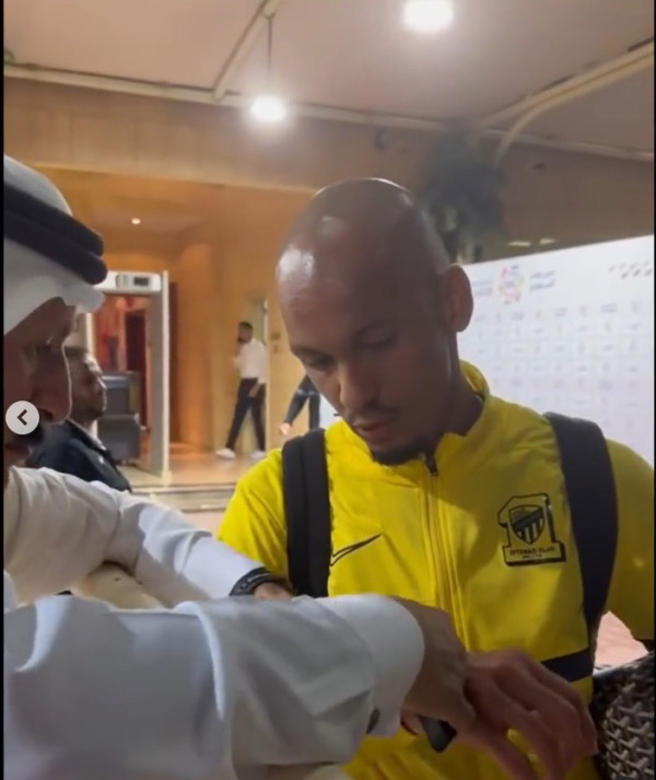 Tampil Bagus Bersama Al Ittihad, Fabinho Dapat Hadiah Jam Tangan Mahal dari Penggemar