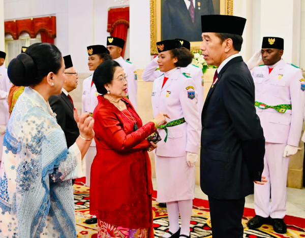 Momen Keakraban Jokowi dan Megawati Seusai Pengukuhan Paskibraka Tahun 2023