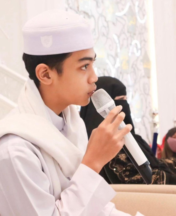 Foto-Foto Bilal Ataya Temani Ummi Pipik Berdakwah, Jadi Penerus Mendiang Ustadz Jeffry Al Buchori?