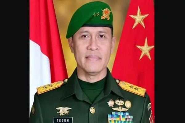 Jenderal TNI Bintang 3 Muda Masih Aktif Bertugas, Nomor 3 Komandan Upacara 17 Agustus 2014