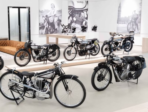 Kumpulan Motor Antik dengan Harga Termahal di Dunia