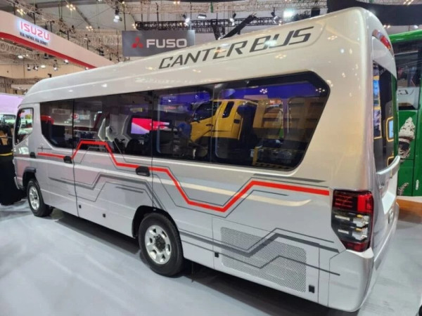 Fuso Canter Bus, Bukti Kuat untuk Melayani Kebutuhan Masyarakat