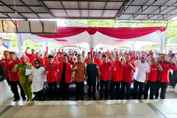 Hasto: Ganjar Pranowo Sosok Ayah Teladan dan Berasal dari Keluarga NU