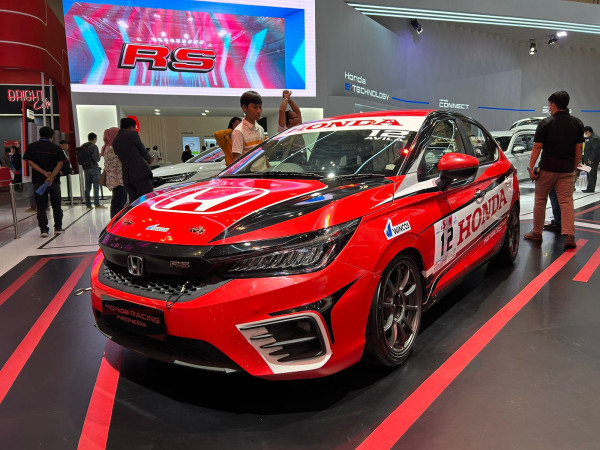 Begini Tampilan Honda Civic Type R dengan Livery TCR Series di GIIAS 2023, Sporty Banget!