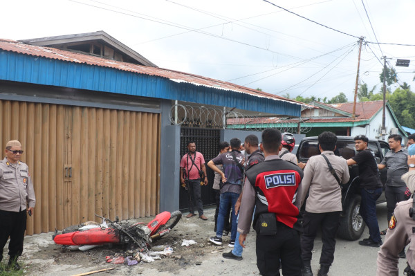 Ngeri! Anggota KNPB Saling Serang di Jayapura, 2 Kritis Luka Tusuk