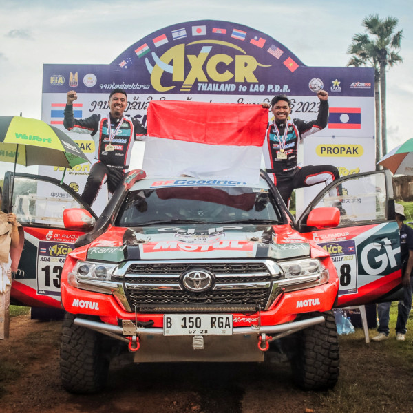 Tunggangi Toyota Land Cruiser 200, Pereli Julian Johan Kibarkan Bendera Merah Putih di AXCR 2023