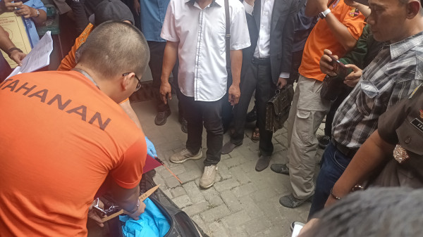 Rekonstruksi Pembunuhan Mahasiswa UI di Indekos Beji, Tersangka Altaf Peragakan 50 Adegan