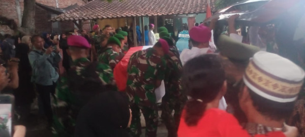 Tangis Pecah di Grobogan, Sambut Jenazah Prajurit Elite TNI AL Korban Serangan Brutal KKB