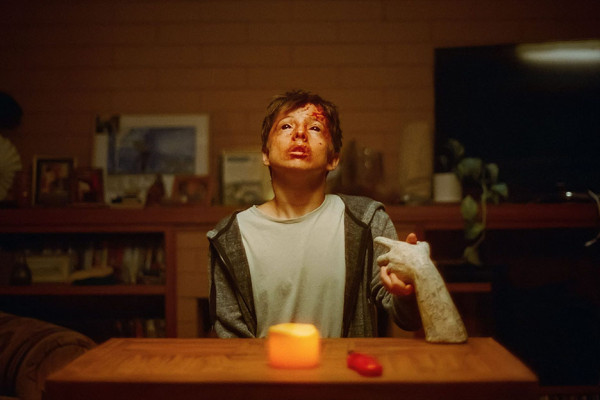 Review Film Talk to Me: Permainan Kerasukan yang Kurang Seram