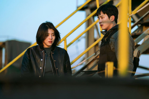 8 Drama Korea Thriller dengan Bumbu Romantis pada 2021-2023, Ada Moving