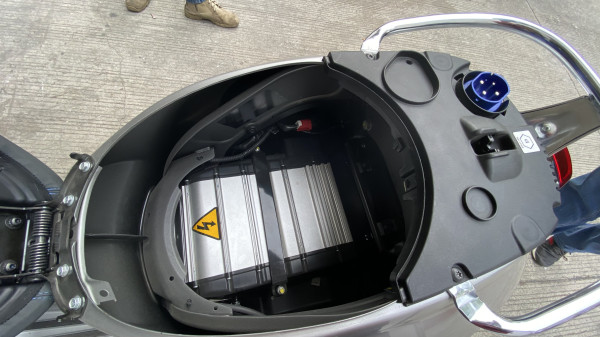 Wow, Harga Baterai Motor Listrik Vespa Elettrica Dipatok Rp70 Juta