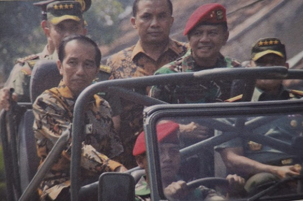 Cerita Jokowi Dikejar 4 Jenderal TNI Setelah Peristiwa Bom Bunuh Diri di Solo
