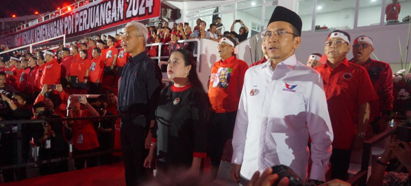 Semringah! Bertemu TGB, Ganjar Pranowo: Terima Kasih, Pak