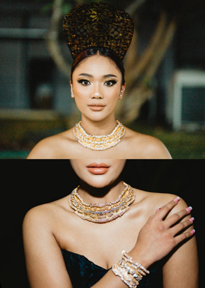 5 Foto Marion Jola Pakai Kain Tenun dan Aksesori Tradisional Sumba, Cantik Khas Indonesia