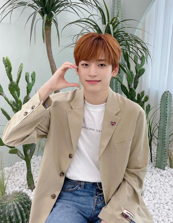 5 Artis Korea Ini Populer Sejak Masih Sekolah, V BTS Terkenal Gegara Kotak Pensil
