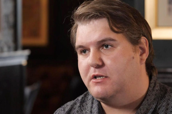 Bukan Senjata dan Jet Tempur, Legislator Transgender Ini Minta Inggris Kirim Kondom ke Ukraina