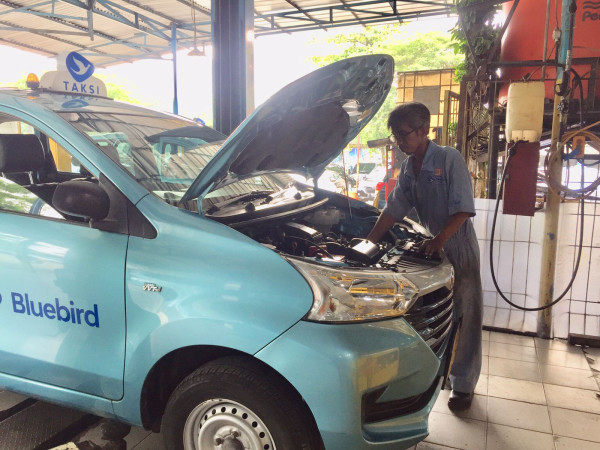 Konsistensi Blue Bird Hadirkan Transportasi Ramah Lingkungan