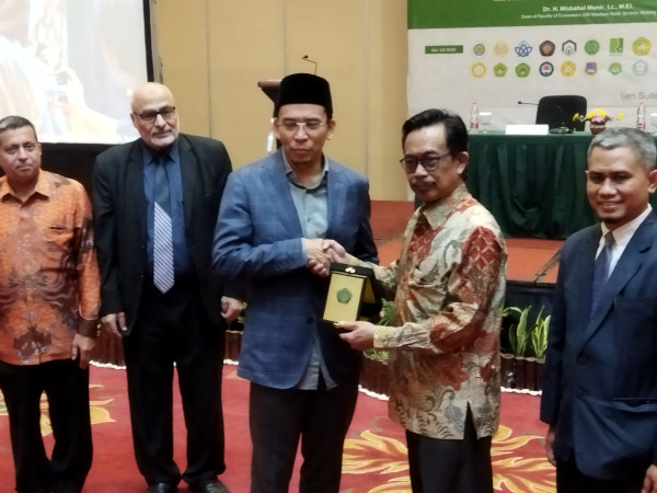 Hadir di Seminar Internasional UIN Malang, TGB Paparkan Pentingnya Keseimbangan dan Ekonomi Hijau