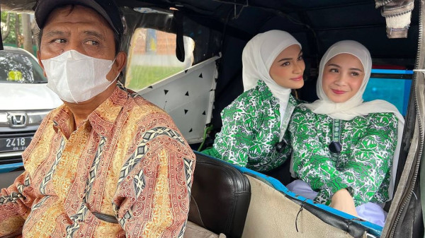 Cerita Nagita Slavina Girang Naik Bajaj saat Sekolah, Cantik Pakai Hijab