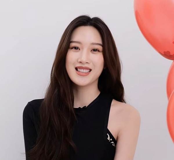 8 Artis Korea yang Kutu Buku, RM BTS hingga IU Hobi Baca