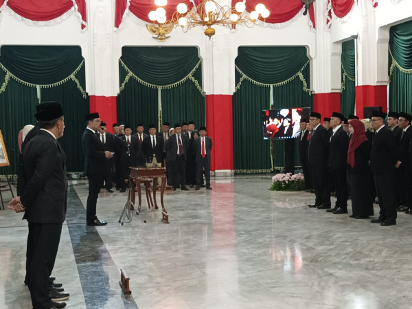 Jelang Purnatugas, Ridwan Kamil Lantik Sejumlah Pejabat Teras Pemprov Jabar