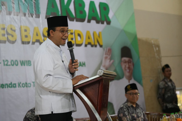 Meriah! Anies Disambut Santri dan Alumni Pesantren Persis Tasik