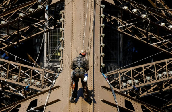 10 Fakta Unik dan Menarik Menara Eiffel, Nomor 6 Dicat Ulang Setiap 7 Tahun