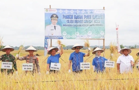 Realisasi Investasi Daerah Terus Tumbuh, Pemkab Muara Enim Raih Indonesia Awards 2023