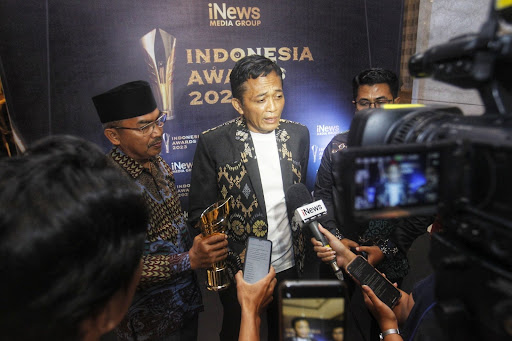 Kabupaten Lombok Tengah Raih Penghargaan Indonesia Awards 2023 Berkat Inisiasi Beasiswa non APBD Kuliah Kedokteran