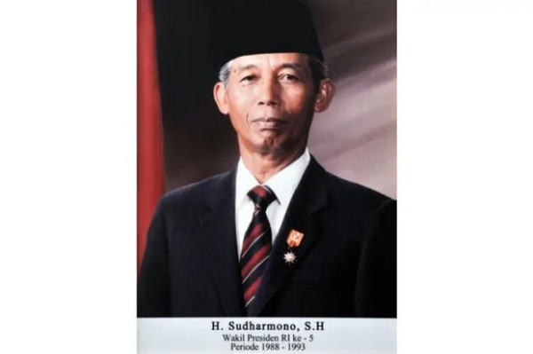 Alumni Sekolah Tinggi Hukum Militer Sandang Pangkat Jenderal Bintang 3, Nomor 4 Mantan Wapres