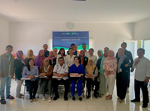 Cara Memberi Bantuan Hidup Dasar Darurat pada Pasien Henti Jantung
