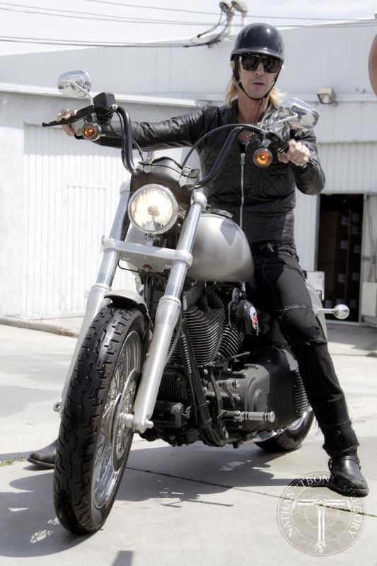 4 Motor Duff McKagan yang Menyatu dengan Gayanya di Guns N Roses