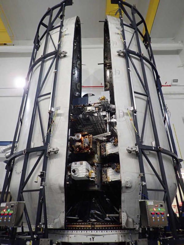 SpaceX Luncurkan 13 Satelit Pelacak Rudal, AS Bangun Konstelasi Pertahanan di Orbit Bumi