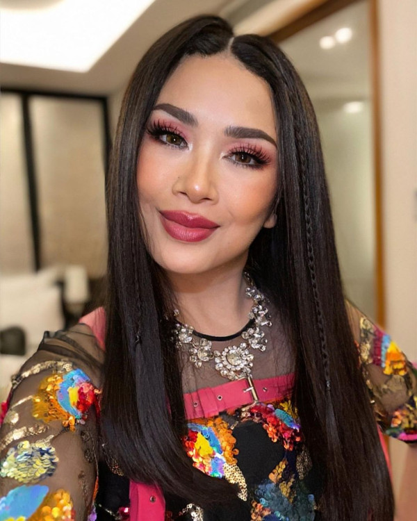 Intip Penampilan Titi DJ di Usia Kepala 50an, Bikin Pangling hingga Ubah Gaya Rambut