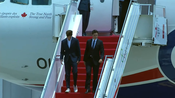 Gaya Santai Putra PM Kanada Justin Trudeau yang Ikut Hadiri KTT ke-43 ASEAN