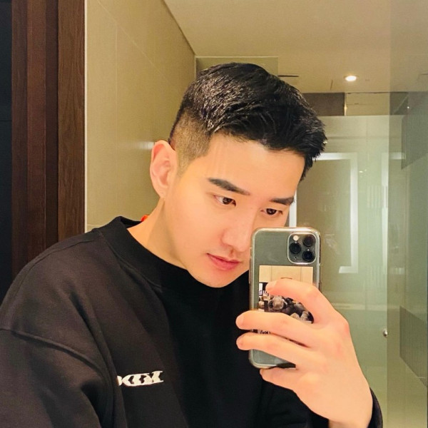 8 Artis Korea dengan Kebiasaan Tidur Paling Aneh, V BTS Suka Nendang dan Jalan