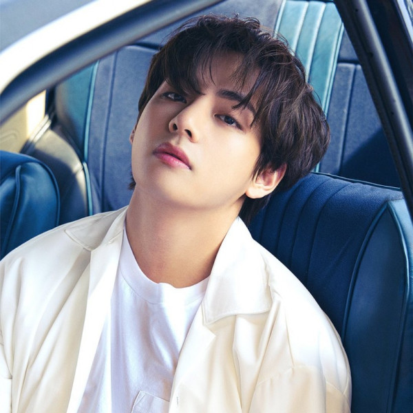 8 Artis Korea dengan Kebiasaan Tidur Paling Aneh, V BTS Suka Nendang dan Jalan