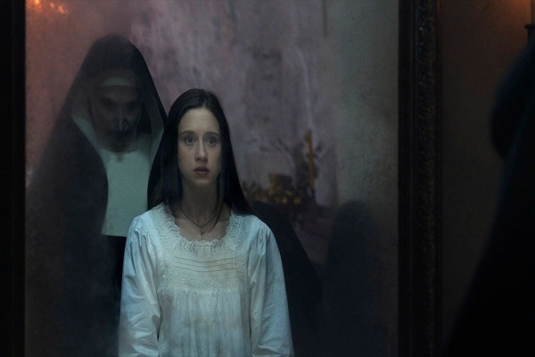 Review Film The Nun 2: Seramnya Solid, Plotnya Banyak Bolong