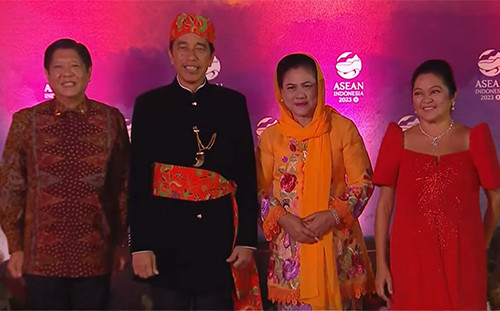 8 Potret Ibu Negara di Gala Dinner KTT ke-43 ASEAN, Cantik-Cantik Pakai Kain Batik